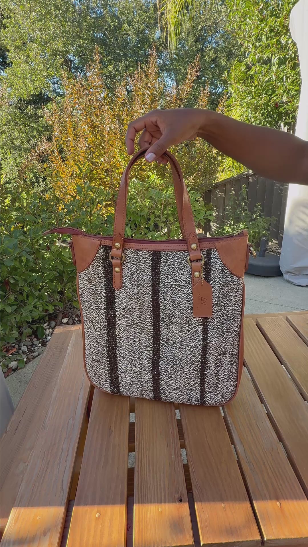 Load video: Safari Kilim Laptop Leather Bag