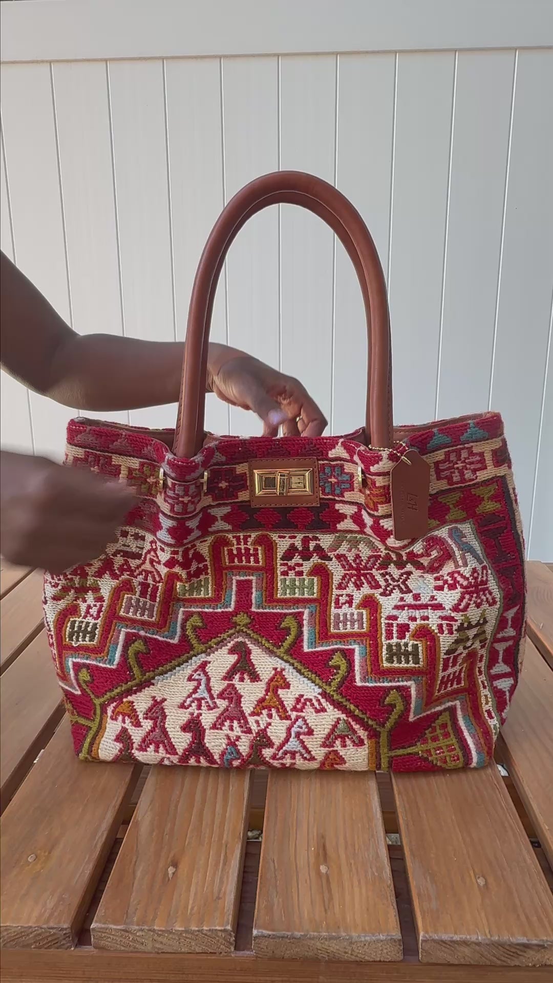 Load video: Gobustan Kilim Leather Shoulder Bag
